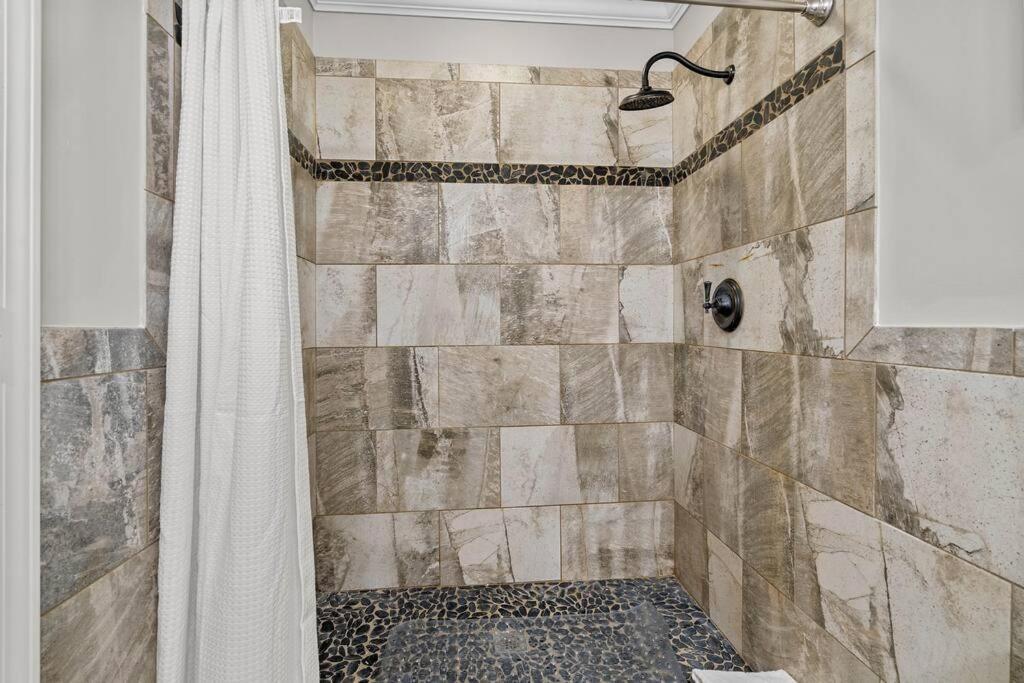Cozy Lake Home - Jacuzzi King Bed Marina Access Mooresville Exterior photo